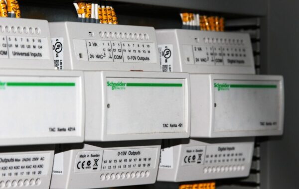 electrician-1368309_1280 electrician-1368309_1280